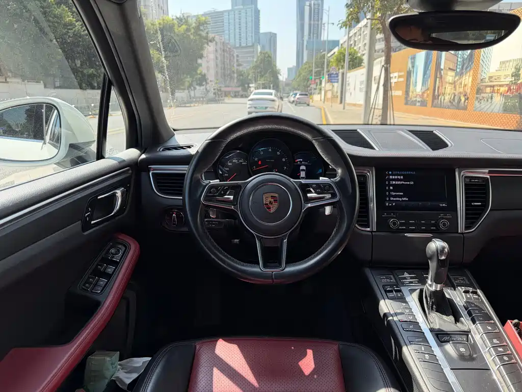 Porsche Macan 2017 — фото 11