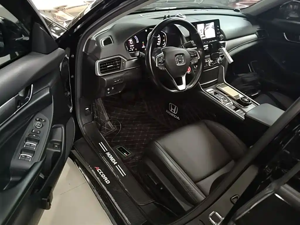 Honda Accord 2020 — фото 16