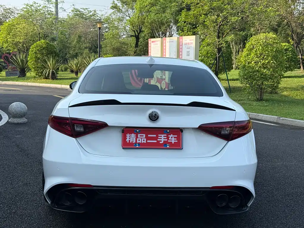 Alfa Romeo Giulia 2018 — фото 6