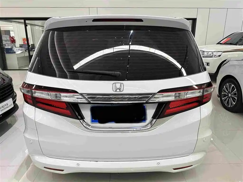 Honda Odyssey 2017 — фото 17