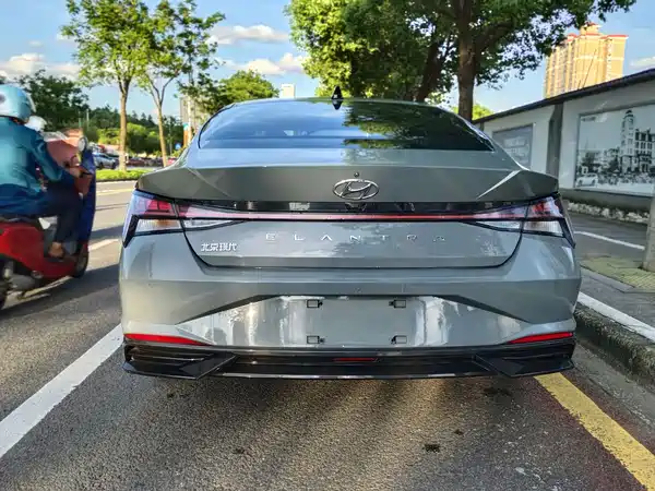 Hyundai Elantra 2021