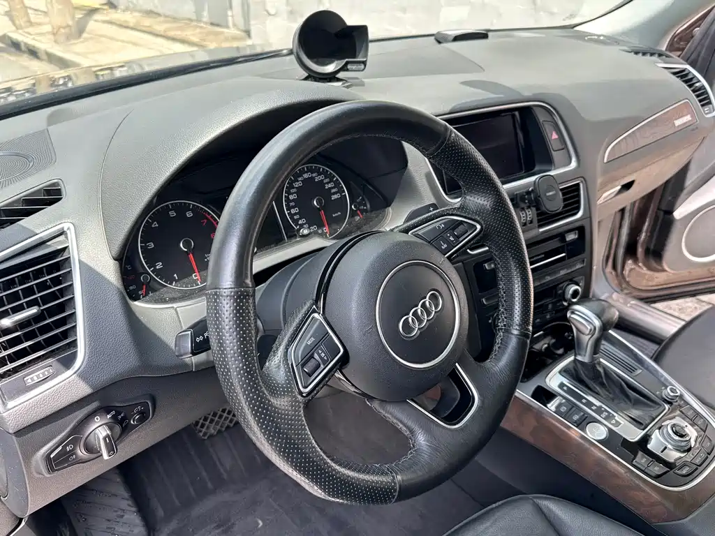 Audi Q5 2017 — фото 10