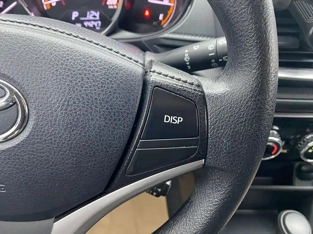 Toyota Yaris L 2022 — фото 28