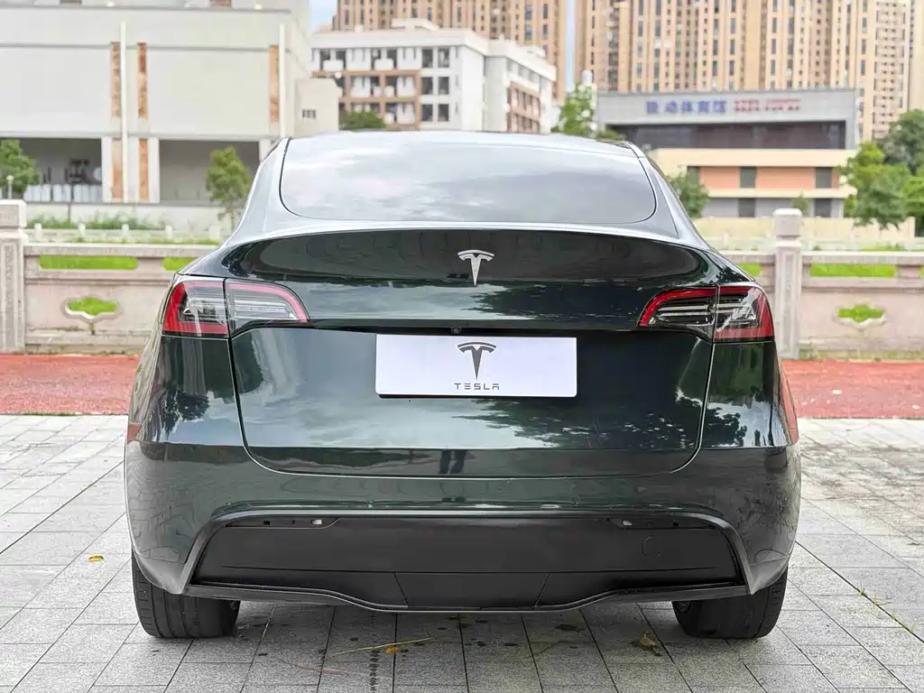Tesla Model Y 2022 — фото 8