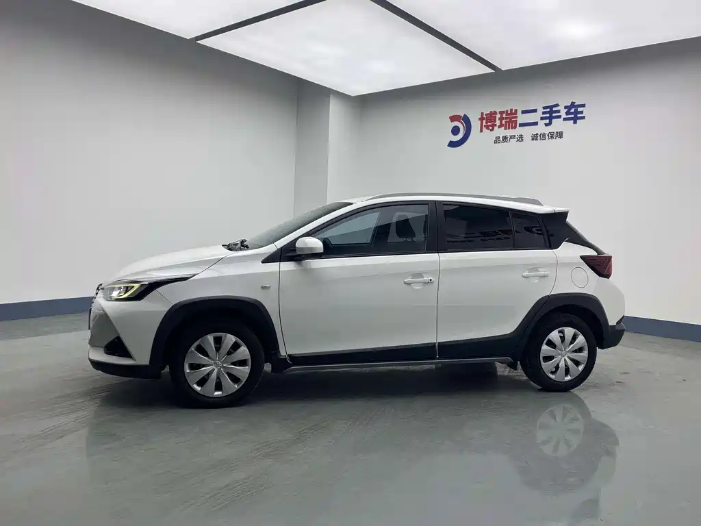 Toyota Yaris L 2022 — фото 4