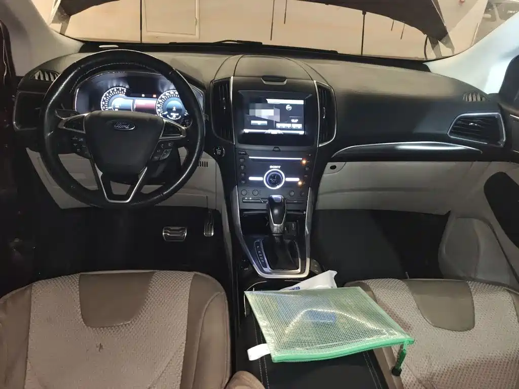 Ford Edge 2015 — фото 13