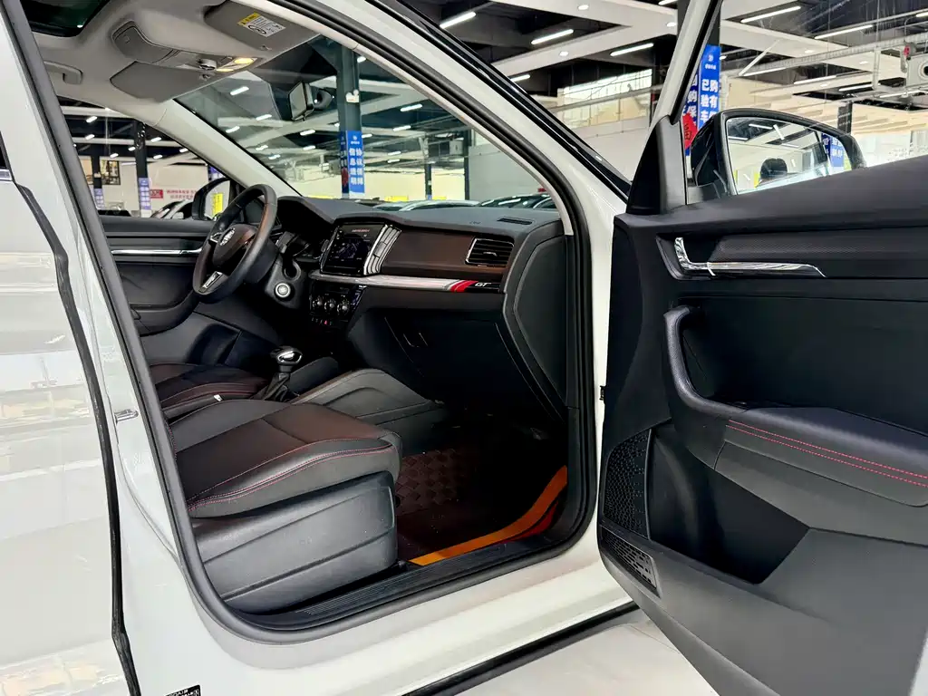 Skoda Kamiq 2023 — фото 9