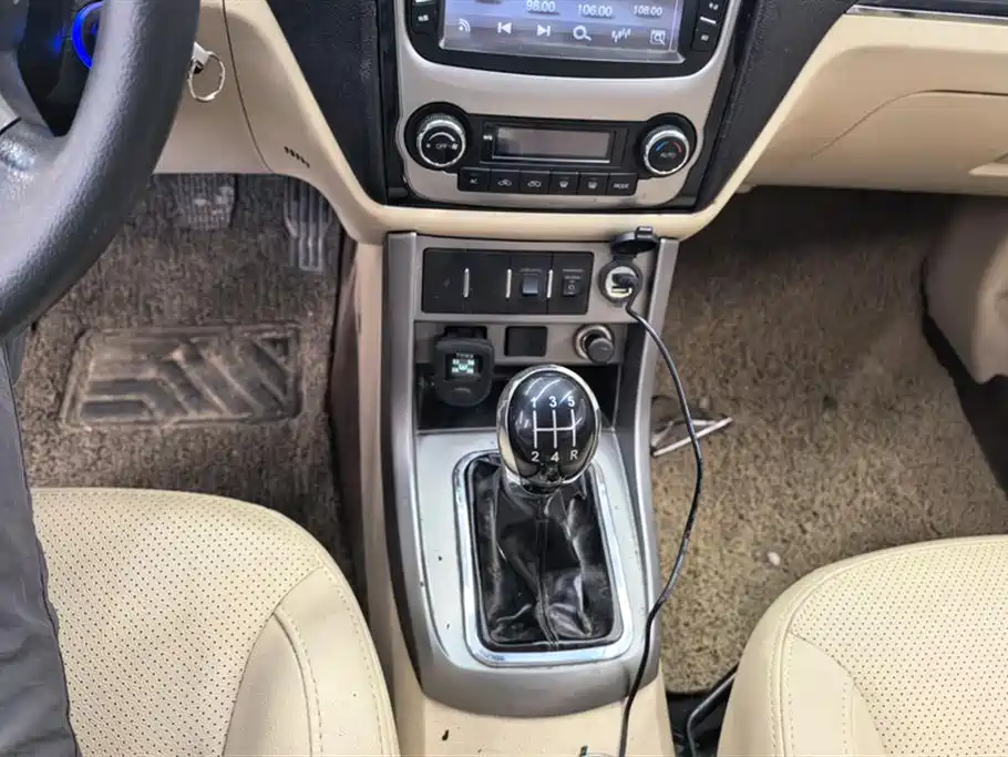 Geely Emgrand Classic 2013 — фото 16