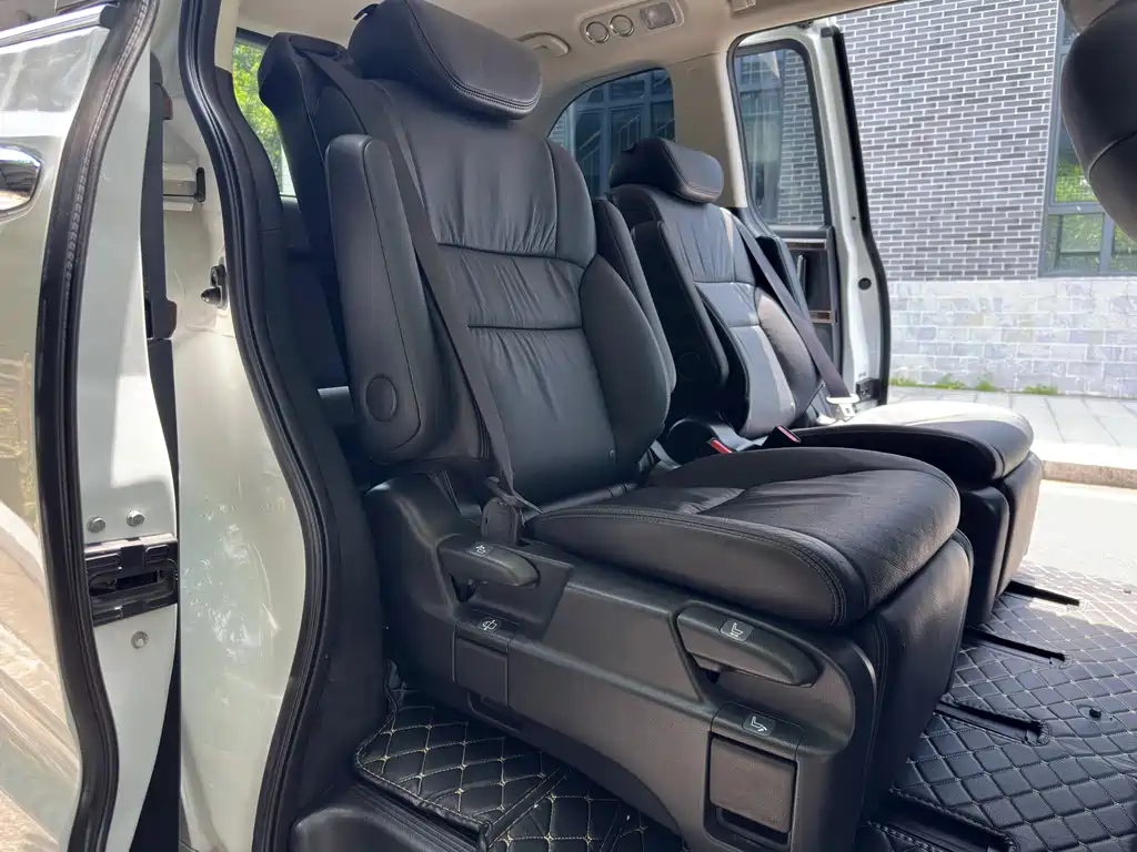 Honda Odyssey 2017 — фото 26