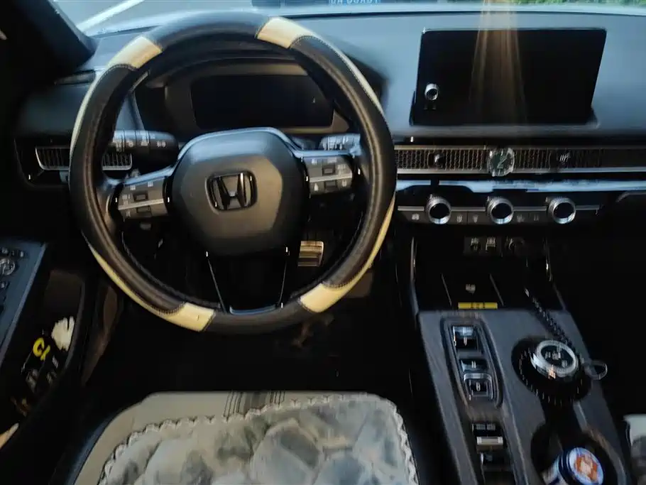 Honda Civic 2023 — фото 13