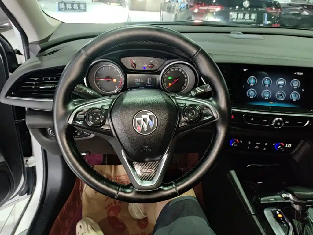 Buick Regal 2018 — фото 11