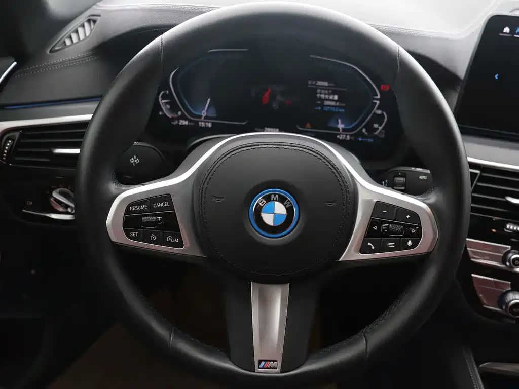 BMW 5 Series New Energy 2022 — фото 9