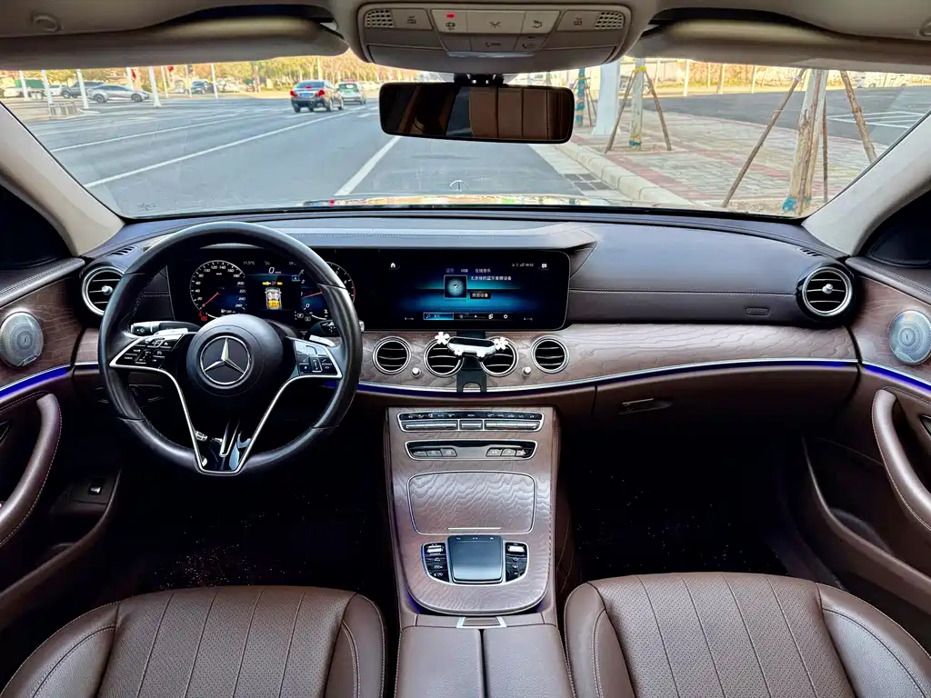 Mercedes-Benz E-Class 2023 — фото 7