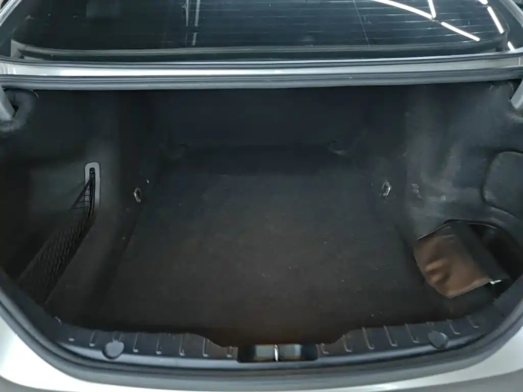 BMW 5 Series 2015 — фото 19