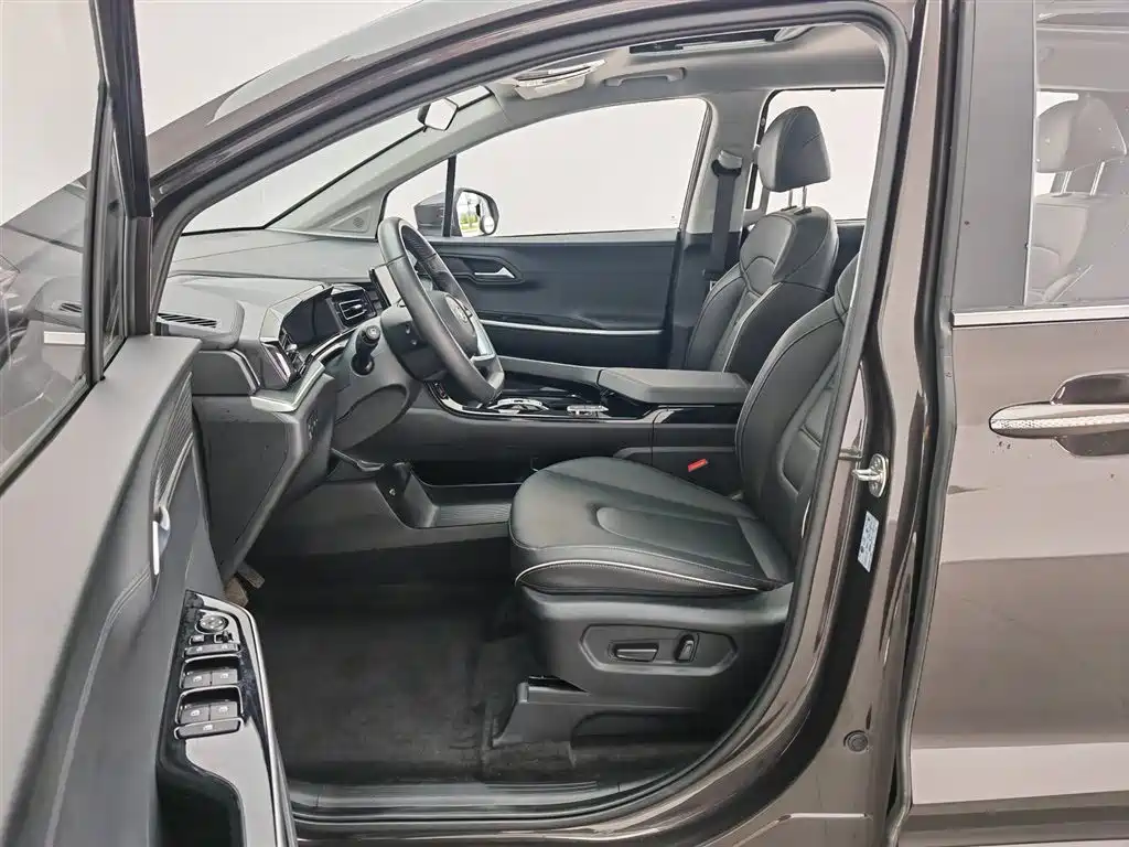 Hyundai Custo 2025 — фото 10