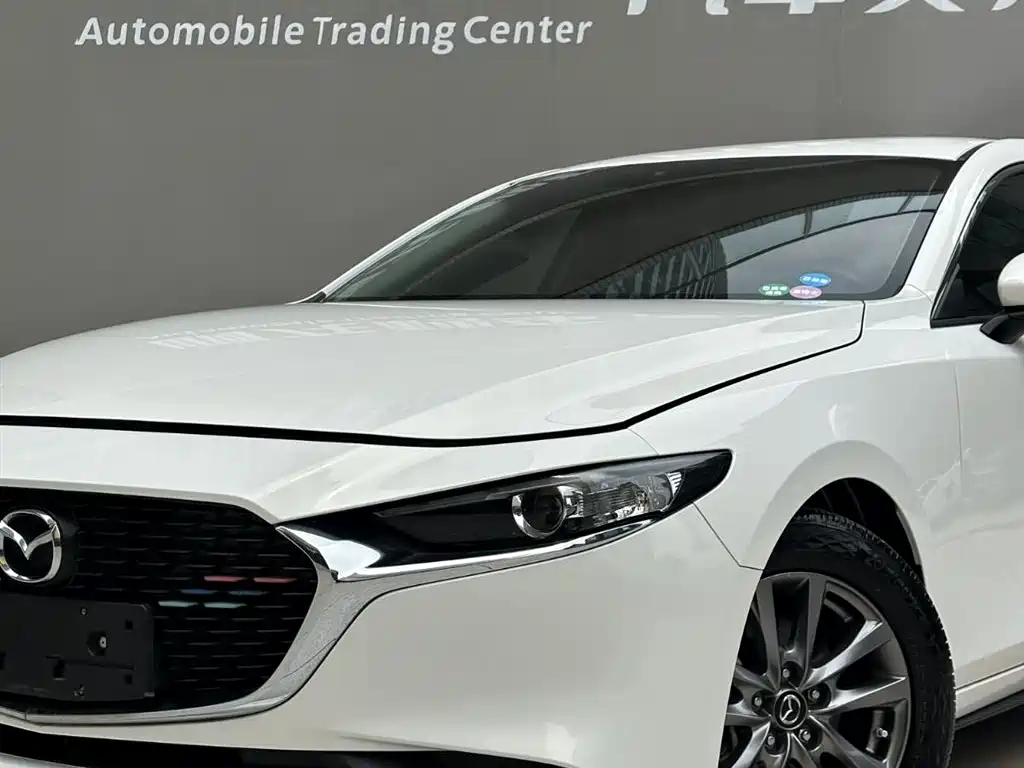 Mazda 3 Axela 2021 — фото 17