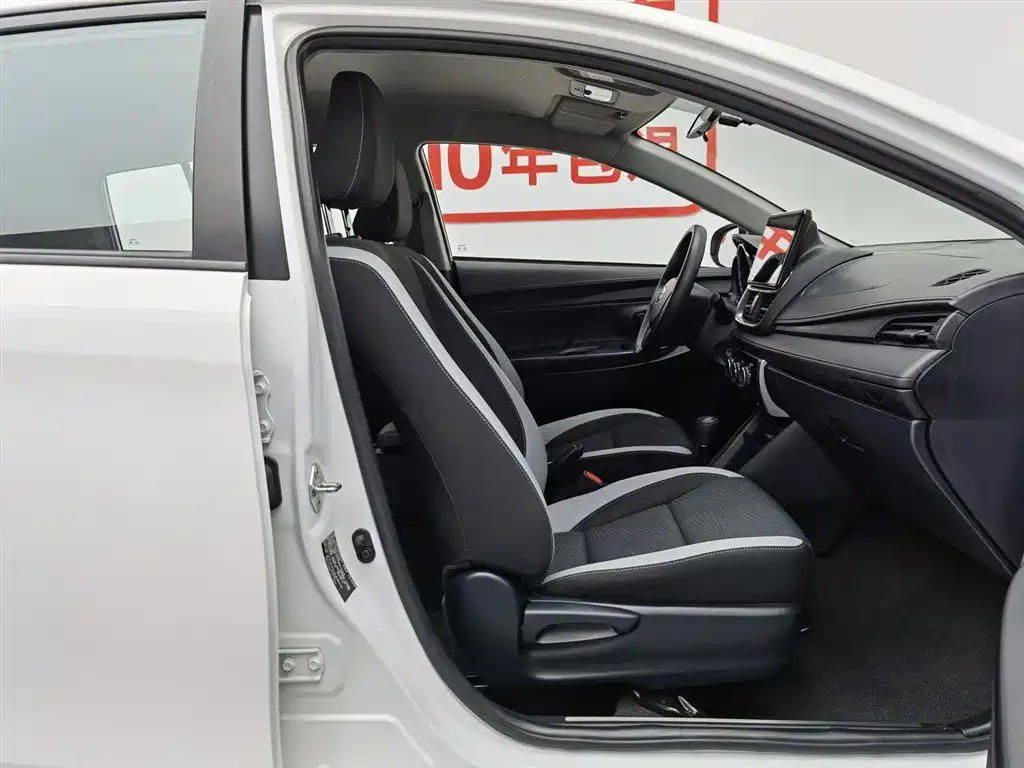 Toyota Yaris L 2021 — фото 23
