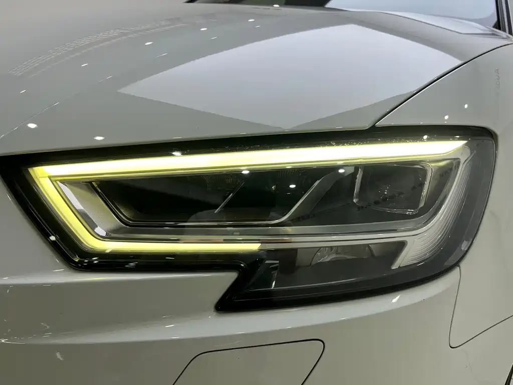 Audi A3 2018 — фото 16