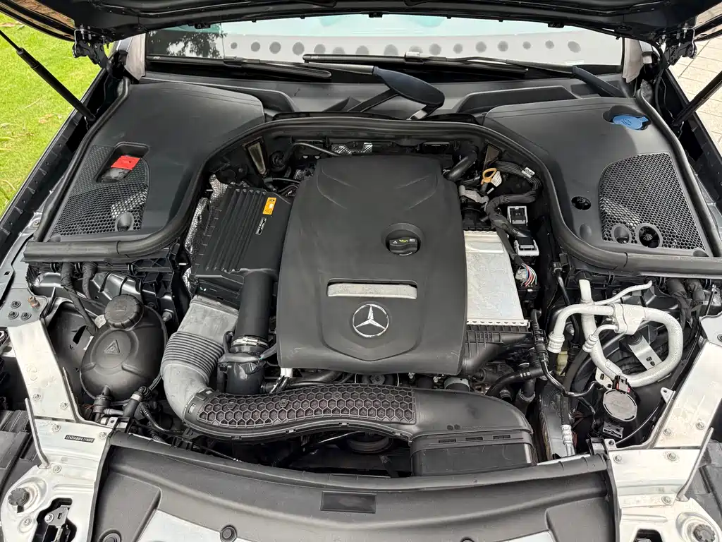 Mercedes-Benz E-Class 2018 — фото 41
