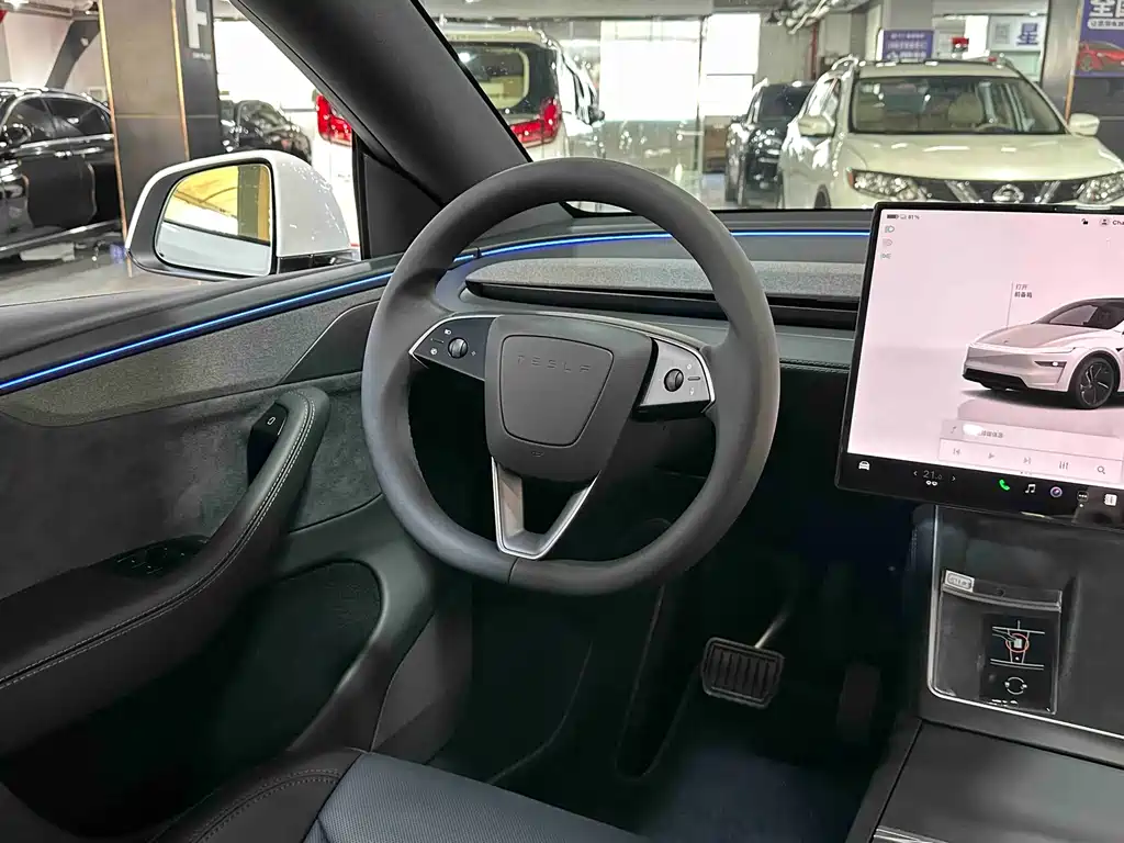 Tesla Model Y 2026 — фото 13