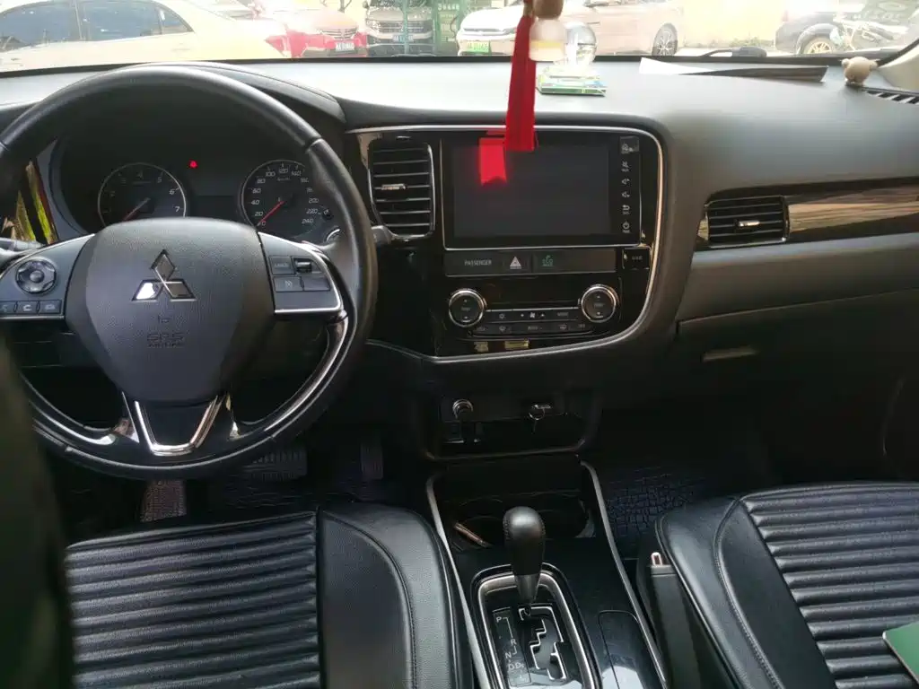 Mitsubishi Outlander 2017