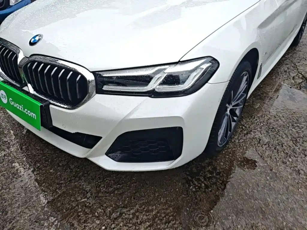BMW 5 Series 2022 — фото 24