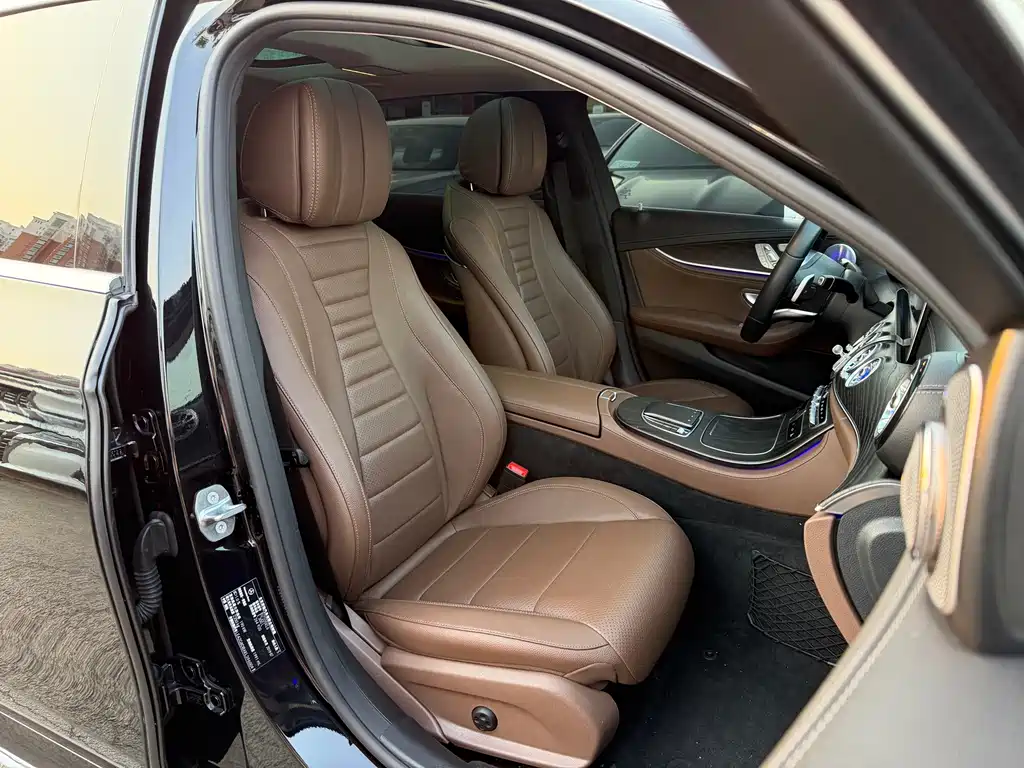 Mercedes-Benz E-Class 2019 — фото 12