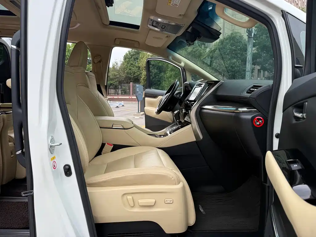 Toyota Alphard 2019 — фото 7