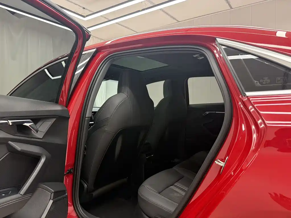 Audi A3 2023 — фото 15