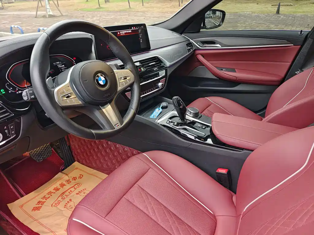 BMW 5 Series 2024 — фото 10