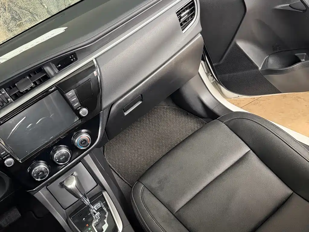 Toyota Corolla 2016 — фото 16