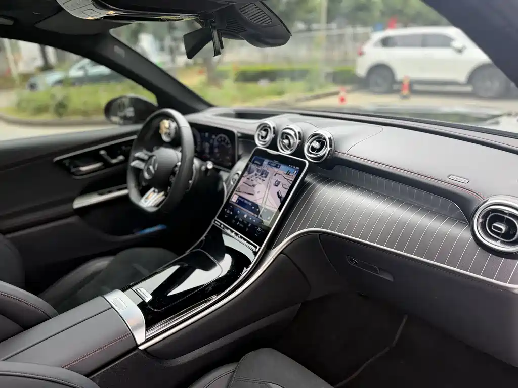 Mercedes-Benz GLC AMG 2025 — фото 16