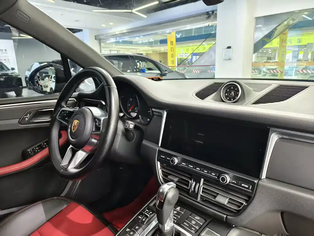 Porsche Macan 2021 — фото 15