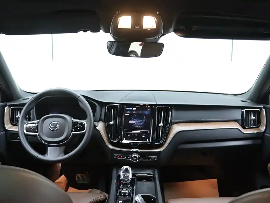Volvo XC60 2024 — фото 24