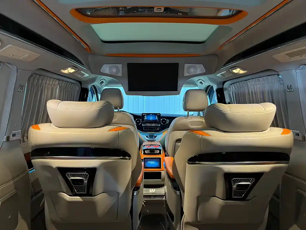 Mercedes-Benz V-Class 2023 — фото 6
