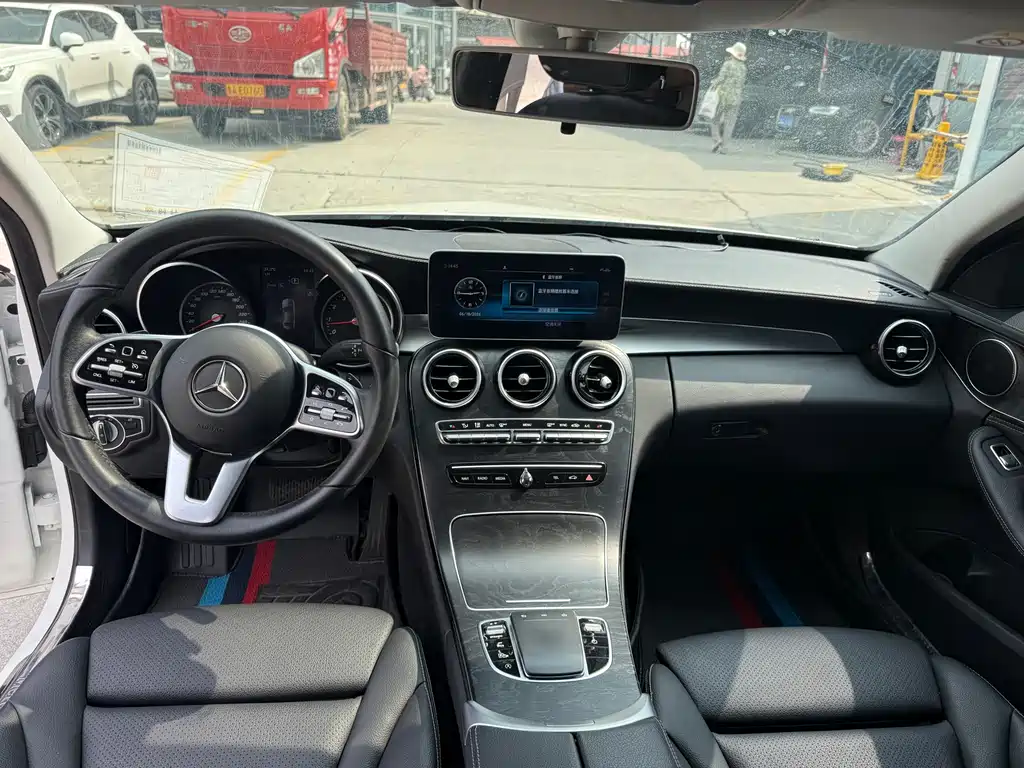 Mercedes-Benz C-Class 2018 — фото 11