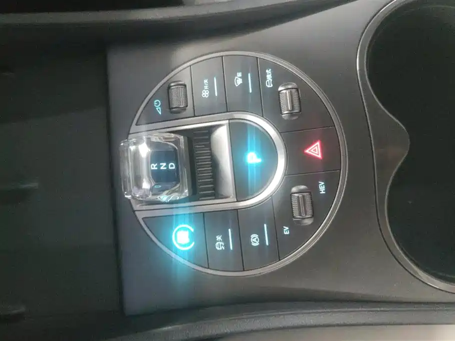 BYD Seal 05 DM-i 2025 — фото 16