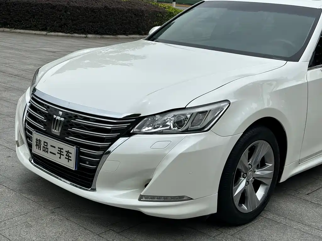 Toyota Crown 2018 — фото 14