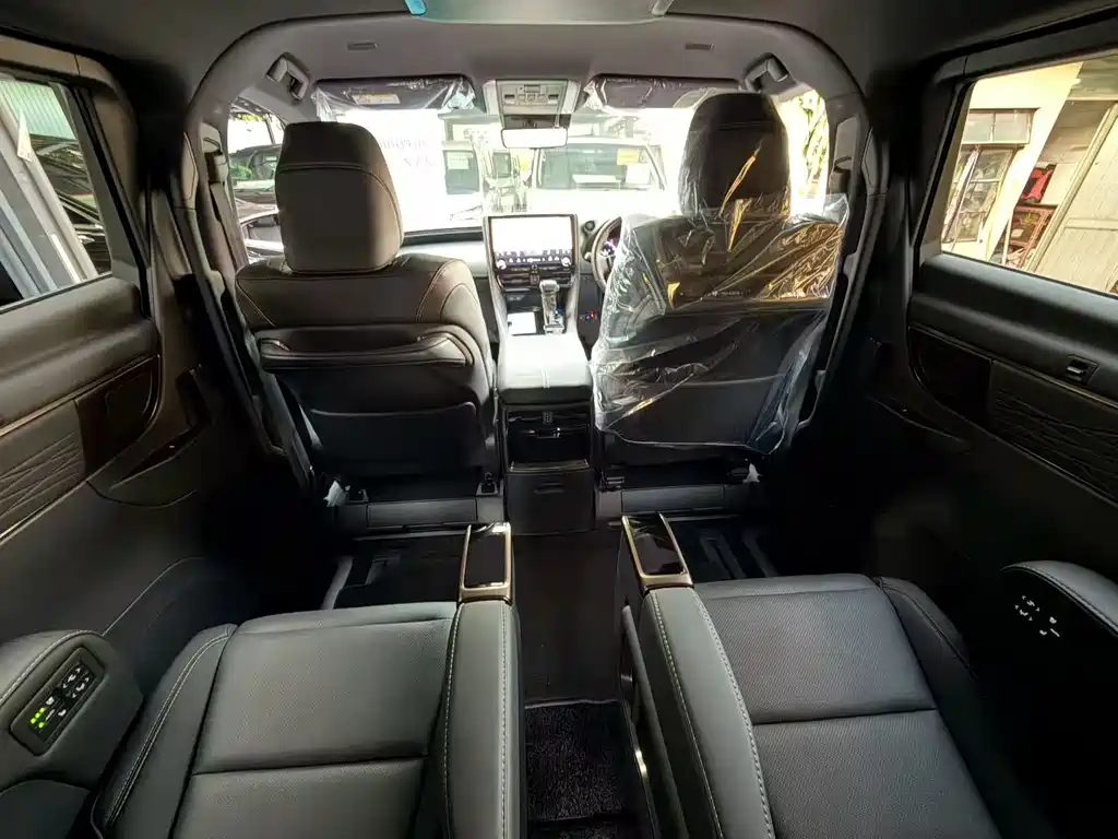 Toyota Alphard 2023 — фото 8