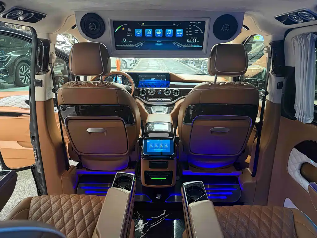 Mercedes-Benz Vito 2022 — фото 14