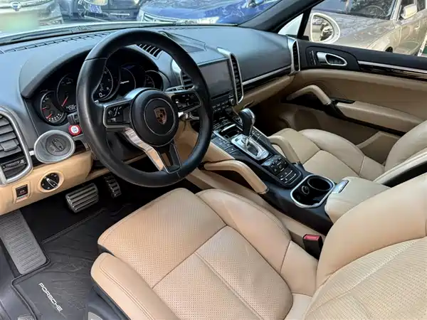 Porsche Cayenne 2016