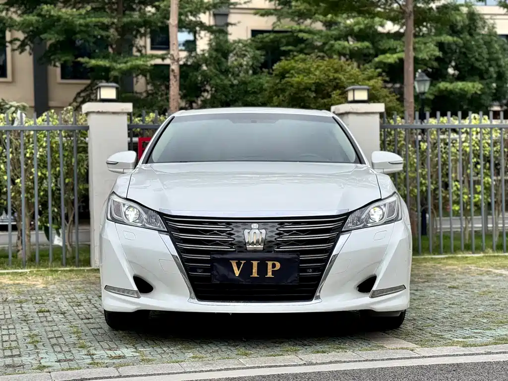 Toyota Crown 2019 — фото 2
