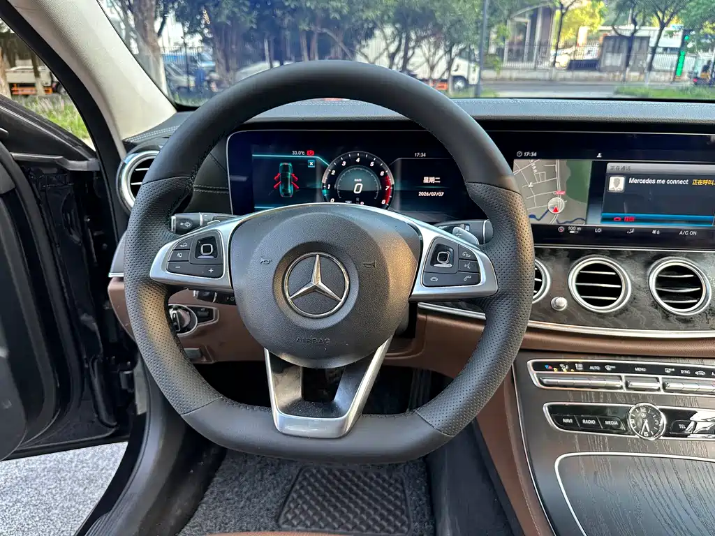 Mercedes-Benz E-Class 2018 — фото 16