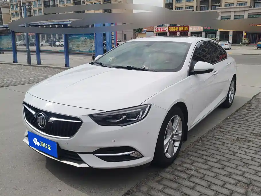 Buick Regal 2018 — фото 1