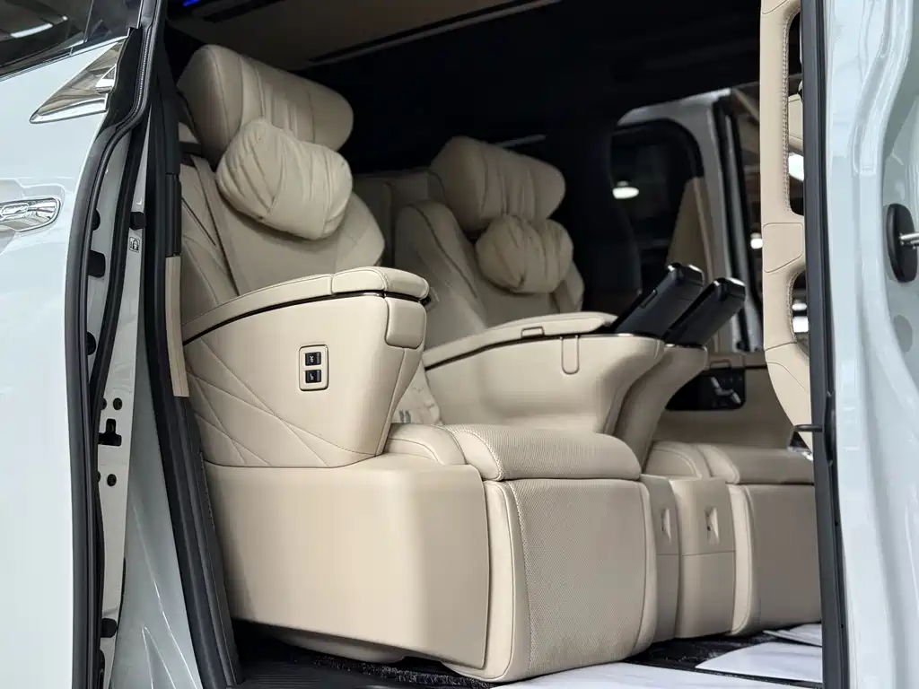 Toyota Alphard 2024 — фото 21