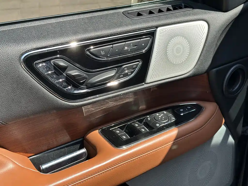 Lincoln Navigator 2020 — фото 9