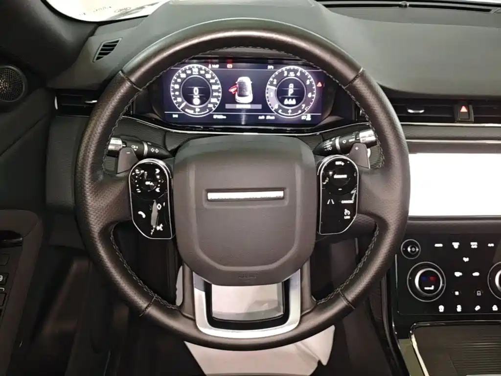 Land Rover Evoque 2020 — фото 11