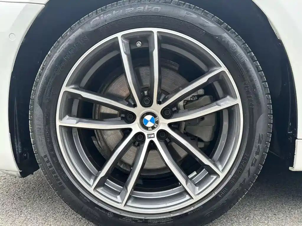 BMW 5 Series 2021 — фото 13