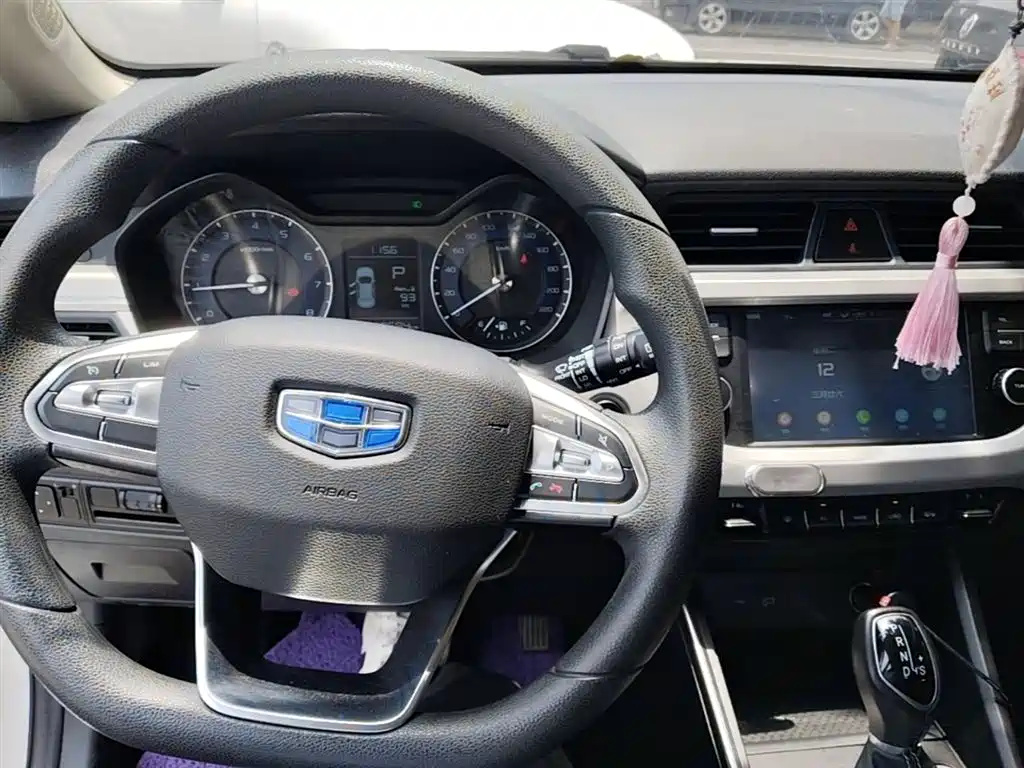 Geely Vision X3 2020 — фото 10