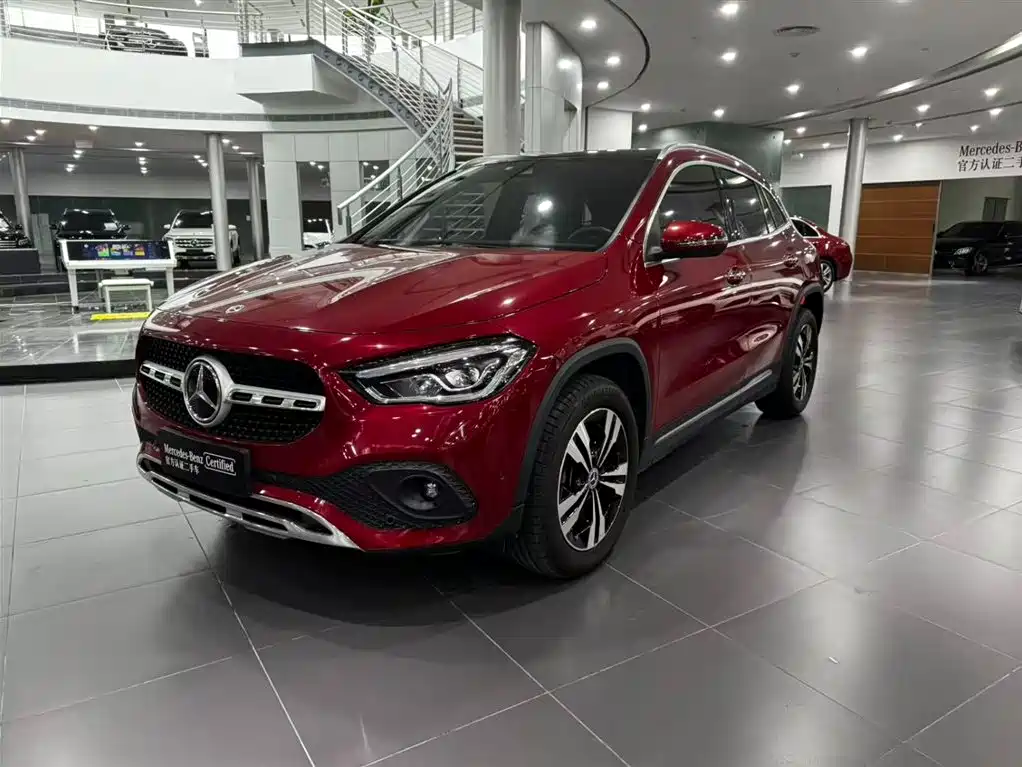 Mercedes-Benz GLA 2021 — фото 1